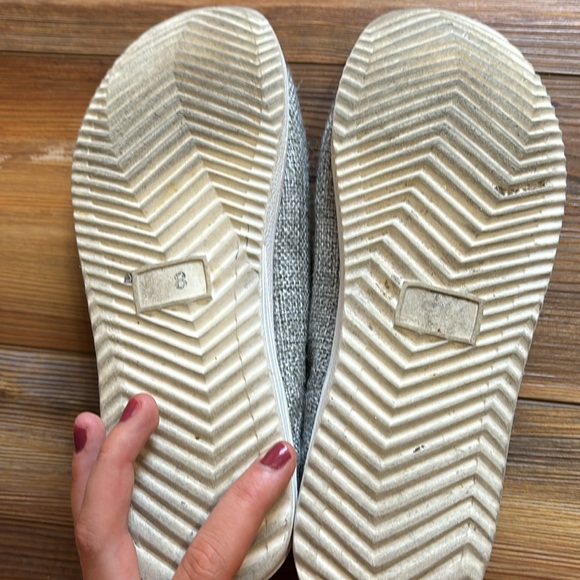 Outwoods Women’s Slip on Shoes // Size 8 - Picture 4 of 4